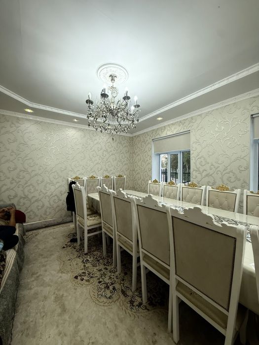 Стол стульями 24 штук