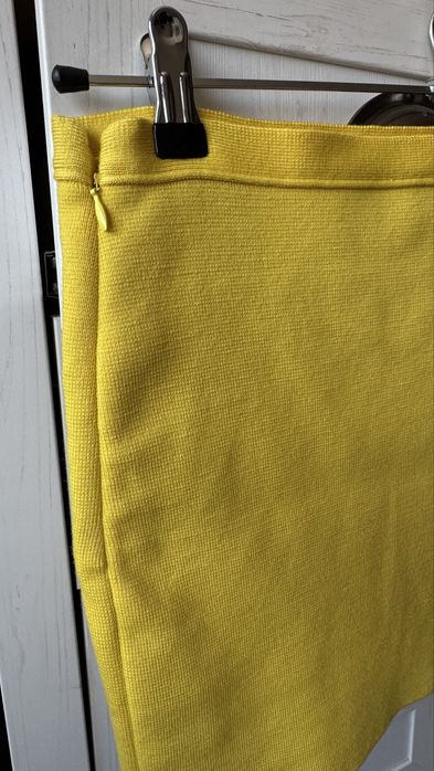 Нова дамска пола Dsquared2 размер S