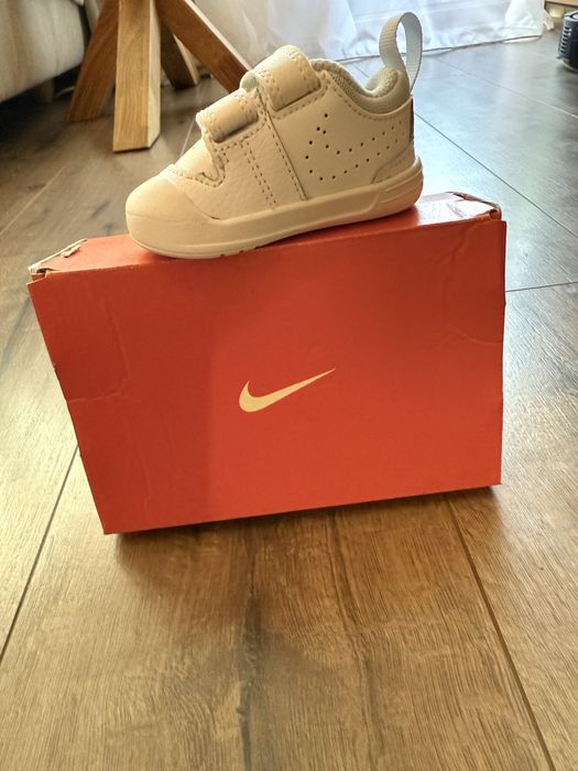 Обувки Biomecanics, Nike, Kolev & Kolev, Converse