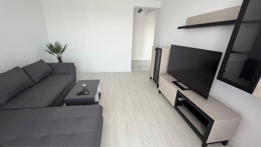 Inchiriez Apartament 2 camere decomandat