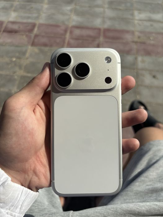 iPhone 17 pro.