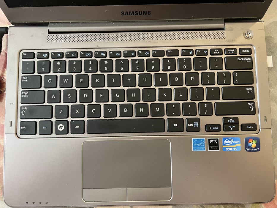 Лаптоп Samsung np530u3b