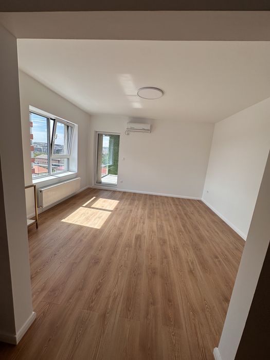 Vand apartament nou si finisat la Vivat Residence
