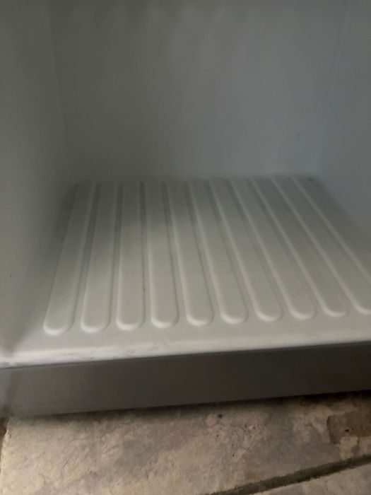 Куллер с нишей для охлаждения напитков