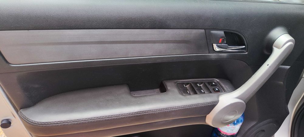 Продавам Honda Cr-v