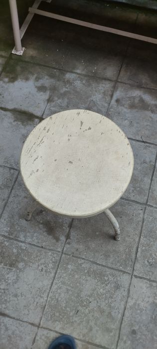 Трикрако медицинско столче