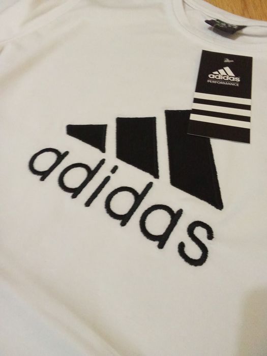 Tricou de fete NOU