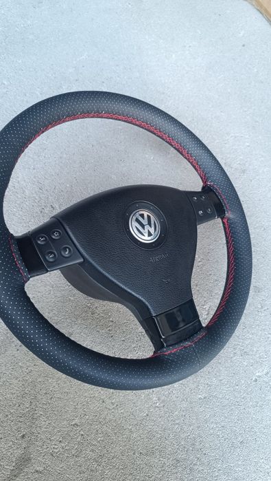 Продавам мултиволан трилъчев волан, четрилъчев волан от голф 5 GTI tdi