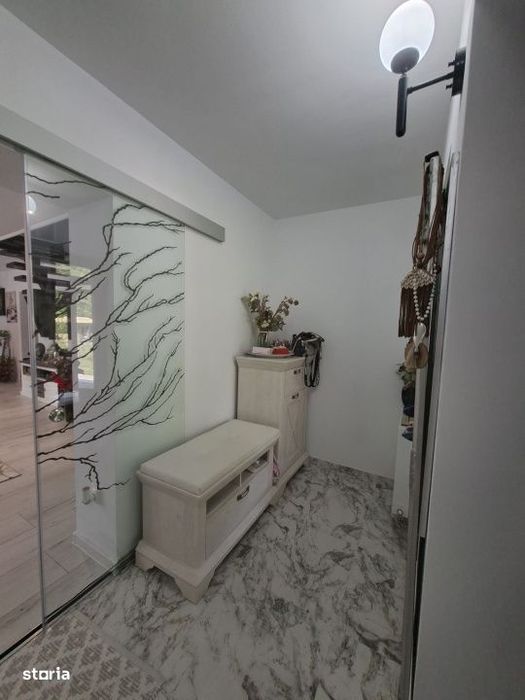 Casa 4 camere, 200 mp, teren 8 ari, zona Lunci