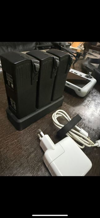 Продавам DJI Mavic 3 Pro Fly More Combo (DJI RC) – Отлично състояние + Подарък ND филтри