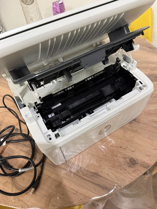 принтер HP LaserJet Pro MFP M28w