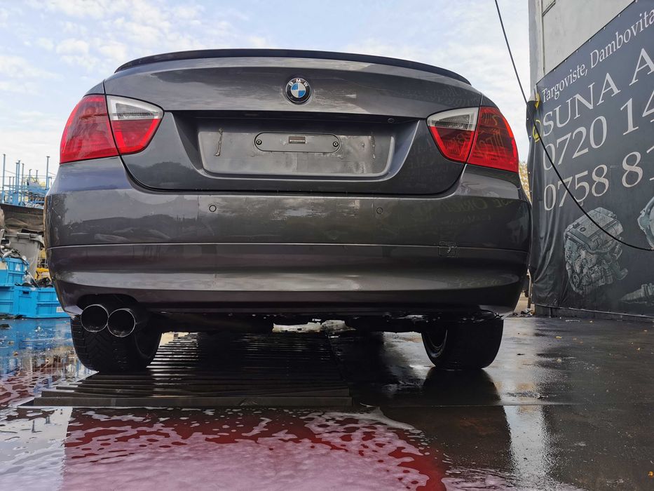 dezmembrez BMW e90 NFL 320d/faruri e90/bara spate e90/capota e90