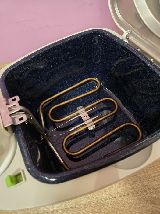 Продавам фритюрник Fagor 2,5 литра