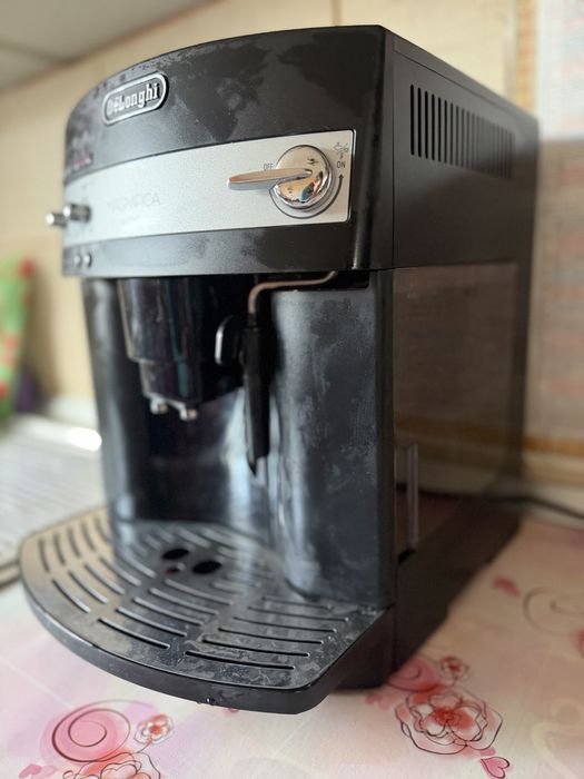 Espressor DeLonghi Magnifica