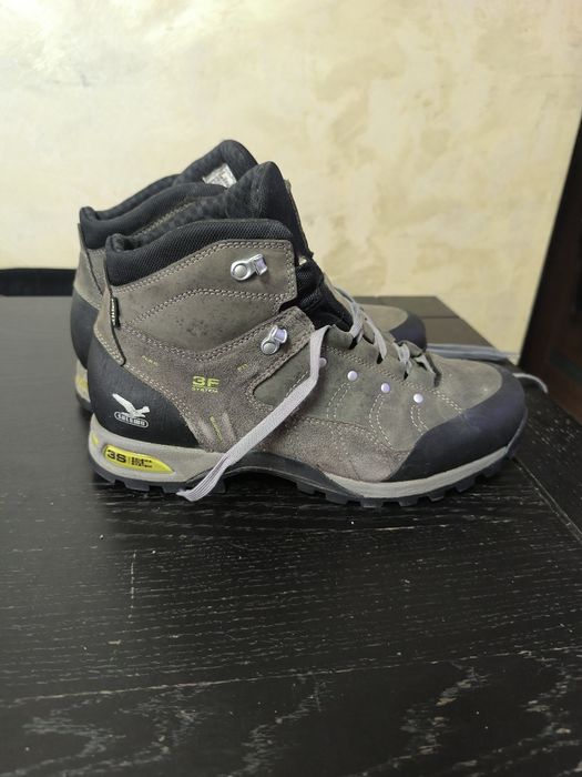 Ghete de munte Salewa,mărimea 45,goretex
