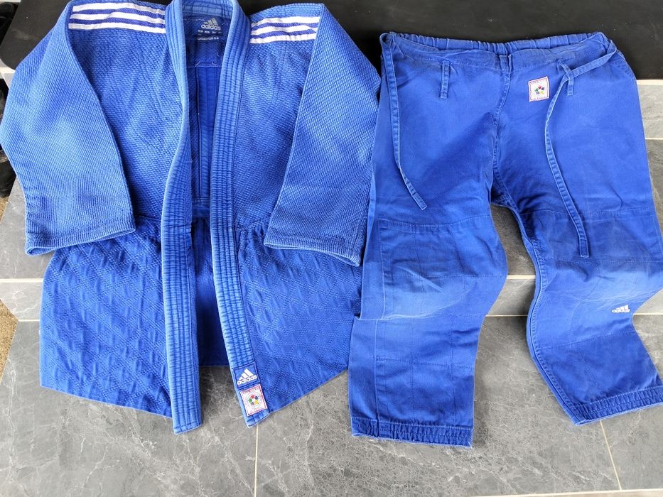 Продам форму для дзюдо.