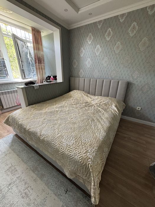 Продам кровать без матраса