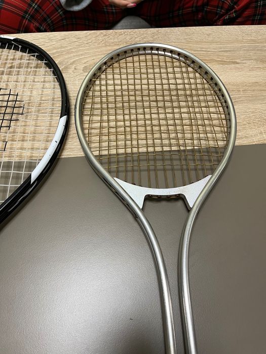 Ракети за тенис на корт