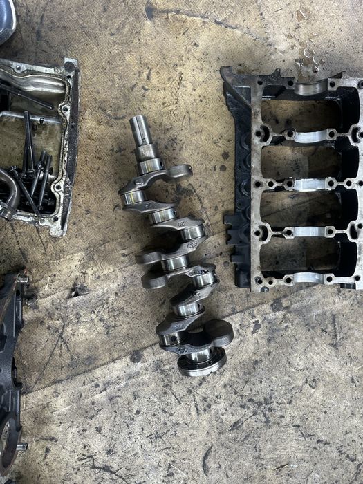 Глава,Кол вал,Блок,Бутала,Картер за 1.6crdi- Kia и Hyundai след 2007г!