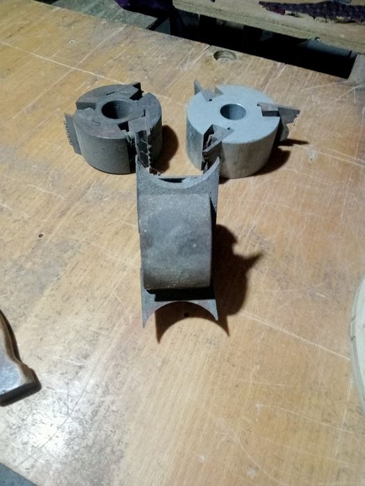 Патирон сотилади СССР махсулоти яхши холати гулли тиглариям бор 4 дона