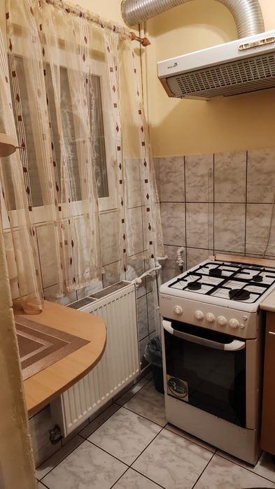 Închiriez garsoniera confort 1