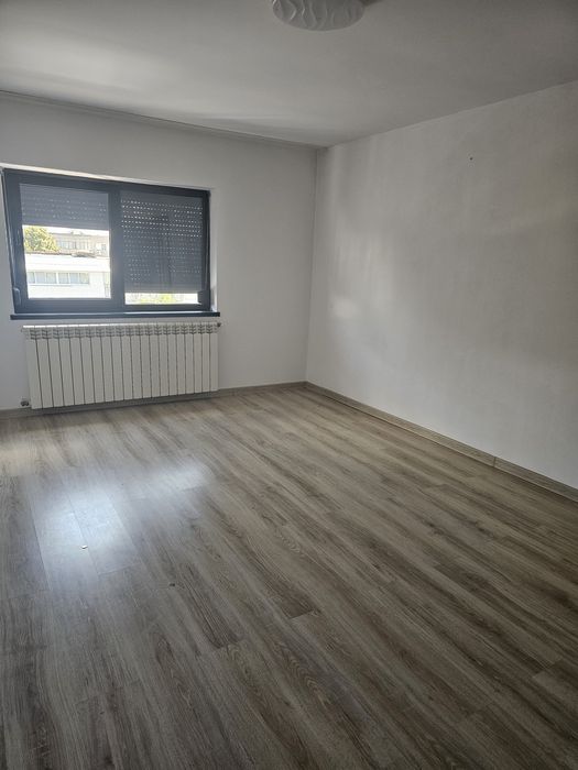 Apartament cu 2 camere decomandate