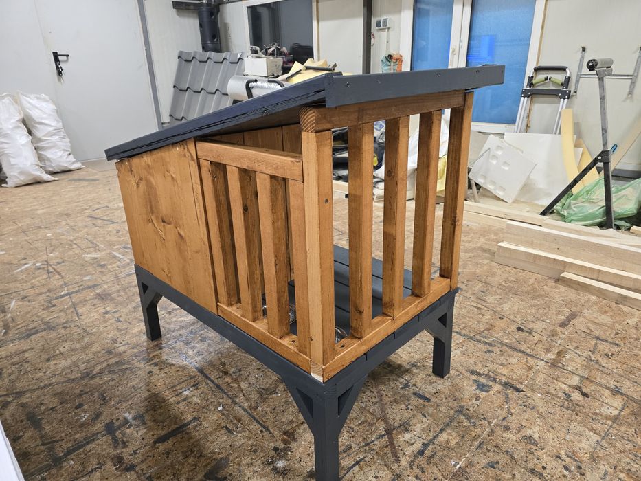 Casuta / cusca pisici cu terasa suspendata