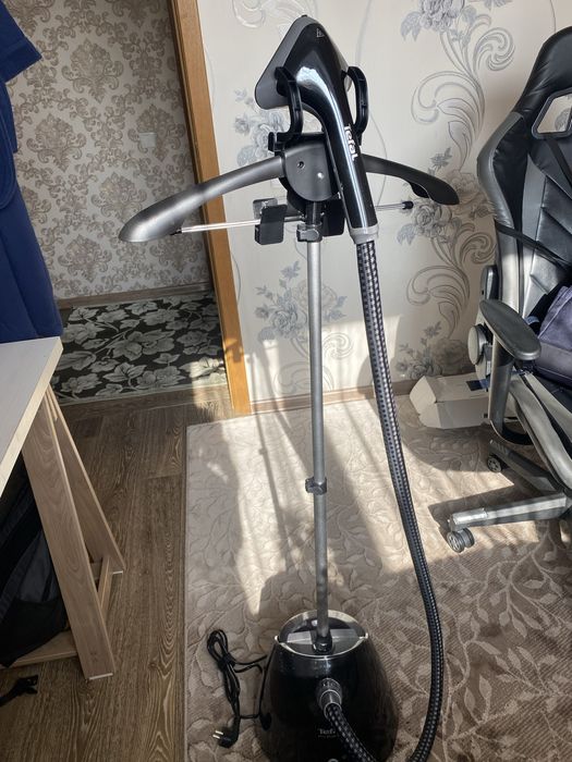 Продам паровой утюг Tefal