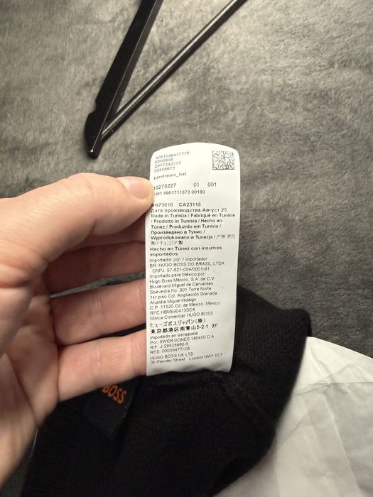 Boss caciula Landrenia neagra unisex mix lana vascoza noua originala