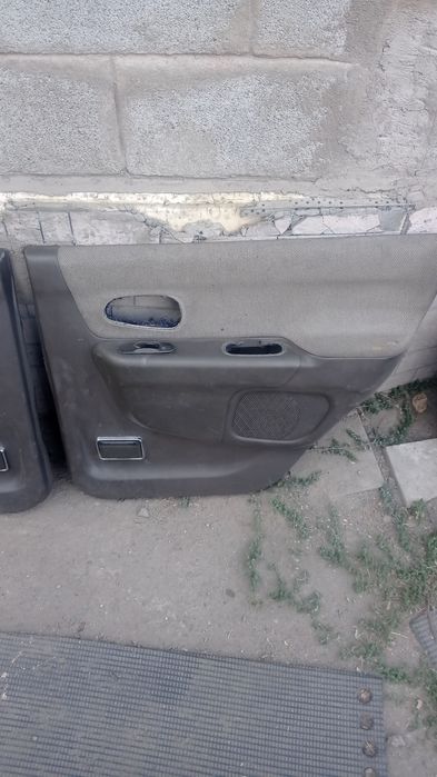 Продам запчасти  Митсубиси Челленджер