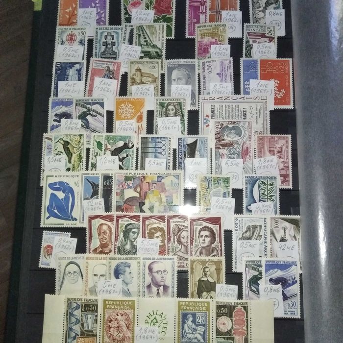 продам почтовые марки Франции