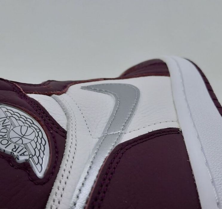 Air Jordan 1 Retro High OG Bordeaux - mărime 40