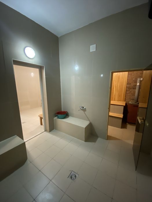 Семейная баня, кабинки, монша