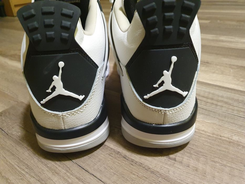 Jordan 4 OG Flight Club