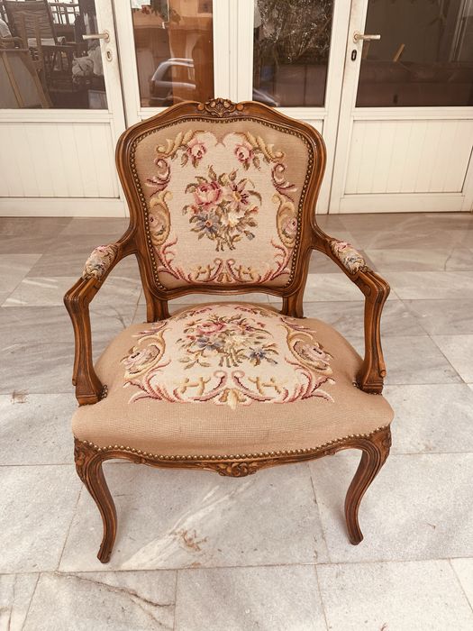 Винтидж фотьойл Louis XV (рококо) – масивно дърво, гобленова дамаска