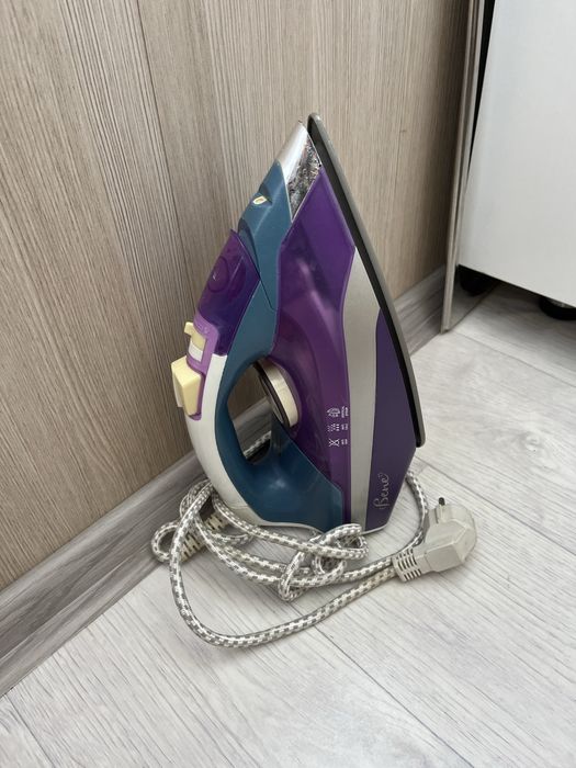 Продам утюг  ……………….