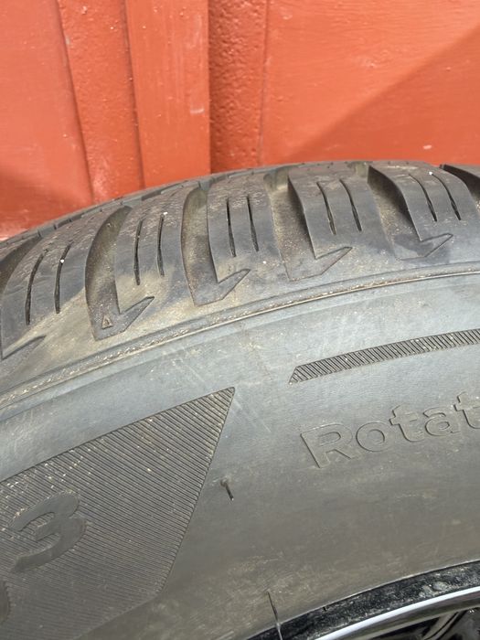 Jante Dezent TR black 17” cu anvelope iarna Hankook