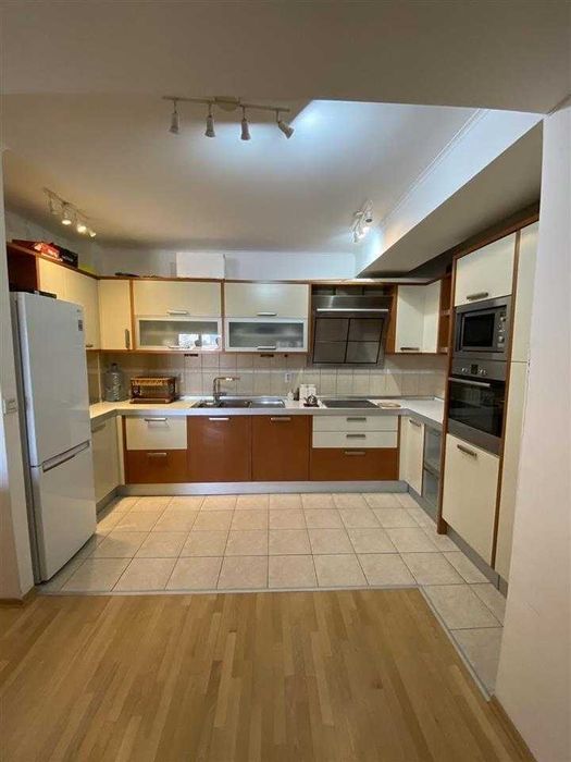 Дава се под наем Двустаен апартамент в Бургас, Лазур - 57 кв.м за 204 € - Снимка #2