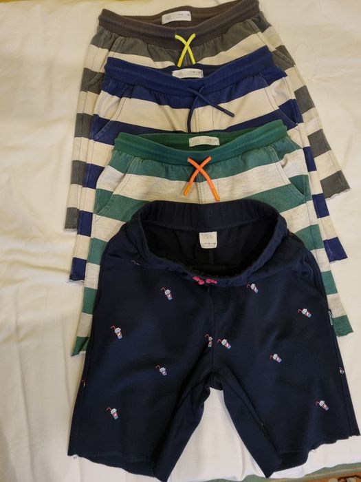 Продавам бермуди на фирмата Зара