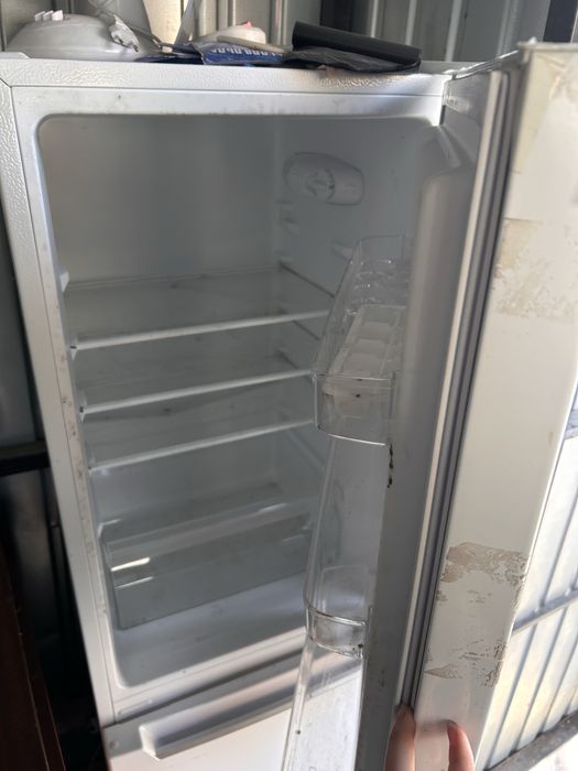 Холодильник, с морозилкой