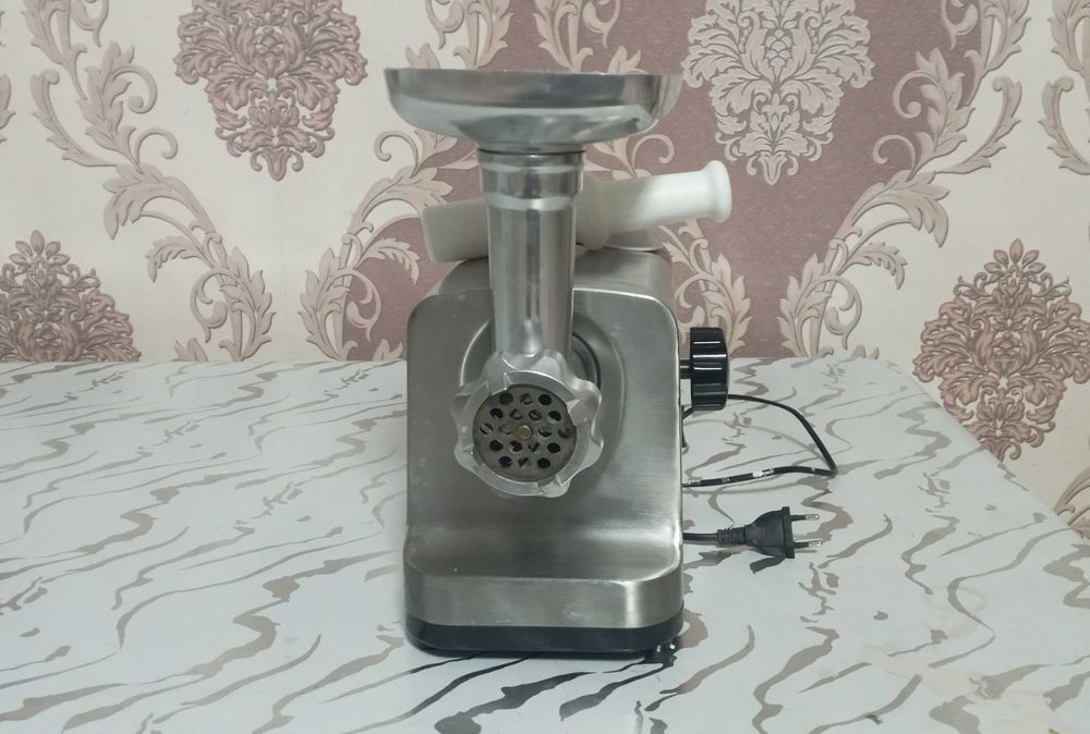 Мясорубка ZEPPTER.