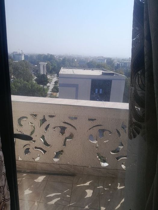 2 xonali uy ijaraga beriladi. 2-maktab oldi. Park