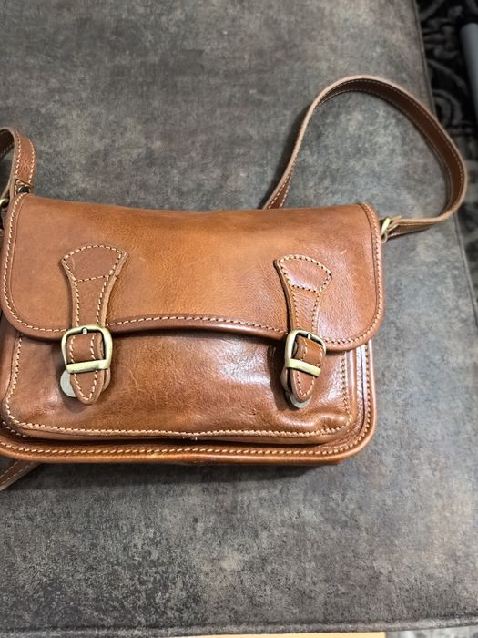 Малка чанта от естествена кожа