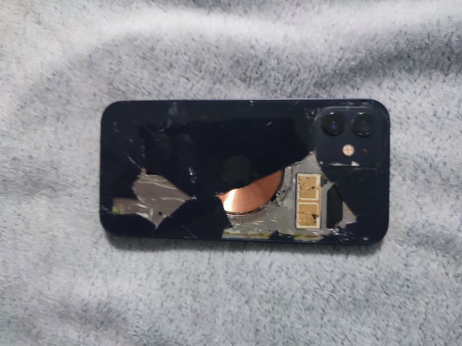 Vând iphone12 în stare bună de funcționare