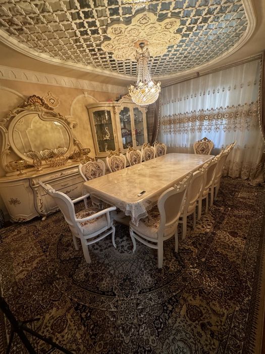 Oybek metro 4 xonali uy.