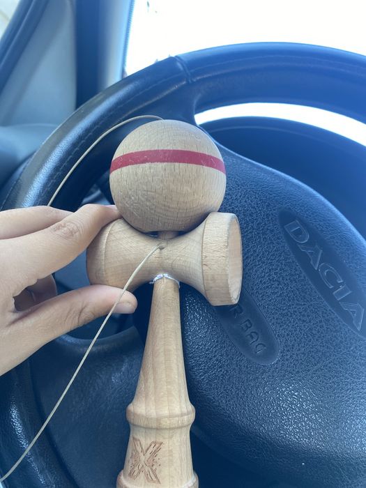 Kendama x folosita o saptamana si nu e scapata