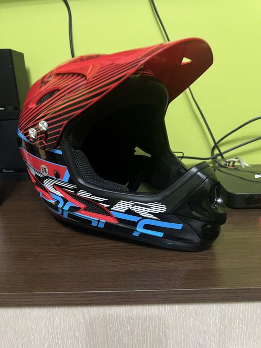 Продавам каска форс без забележки по нея