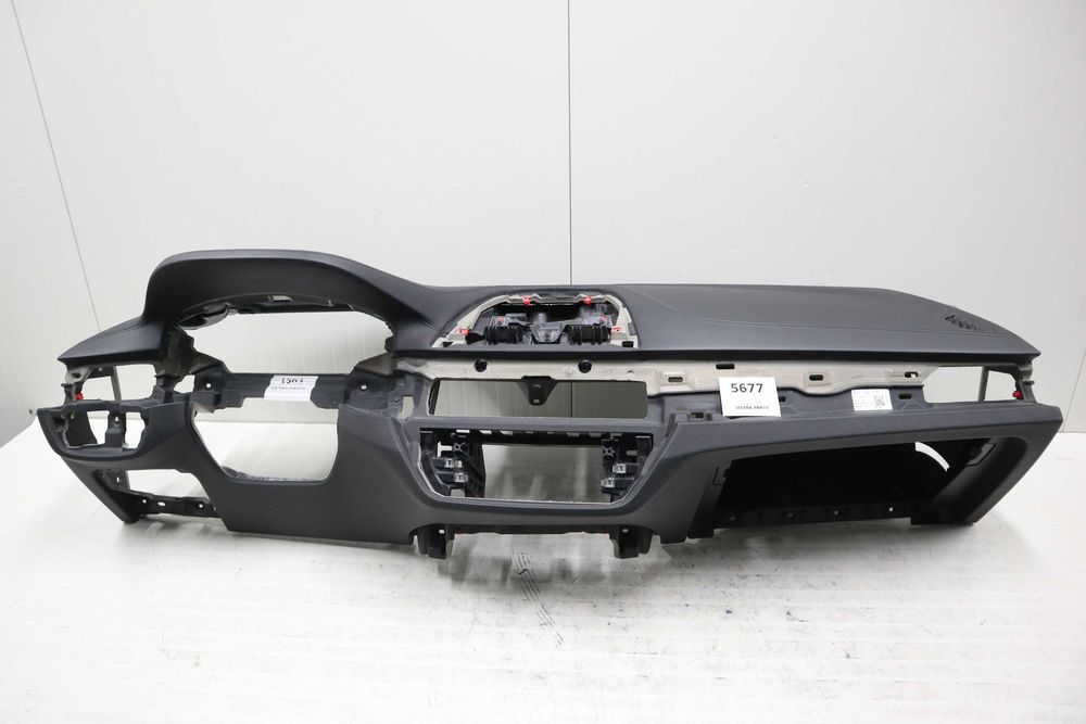 Арматурно табло БМВ Г30 Г31 BMW G30 G31 Черно/черно Напа