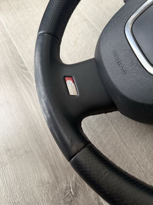 Волан с пера и еърбег Audi A4 A5 A6 A7 airbag S-line