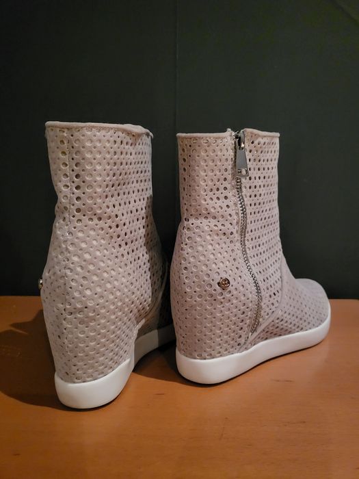 Боти на платформа